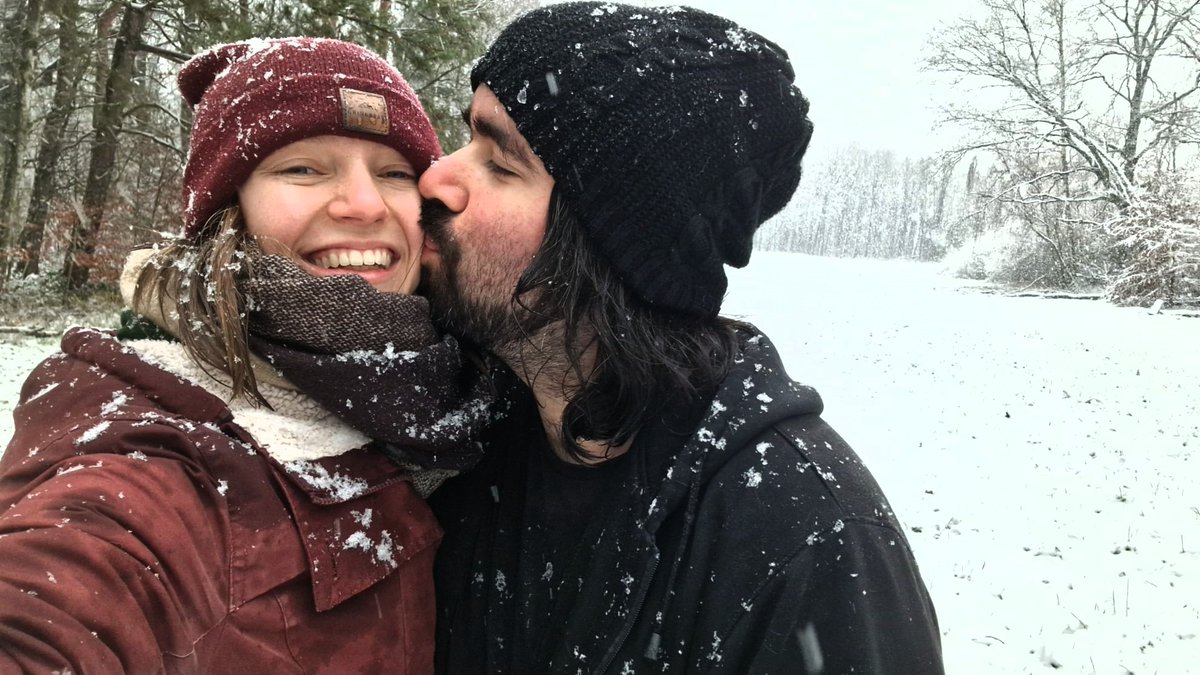 Ich pass mal mein Profilbild an den Winter an und wir wünschen mit diesem weißen 23. allen schonmal besinnliche Feiertage☃️ gott ich liebe diesen Mann da so sehr🥰
