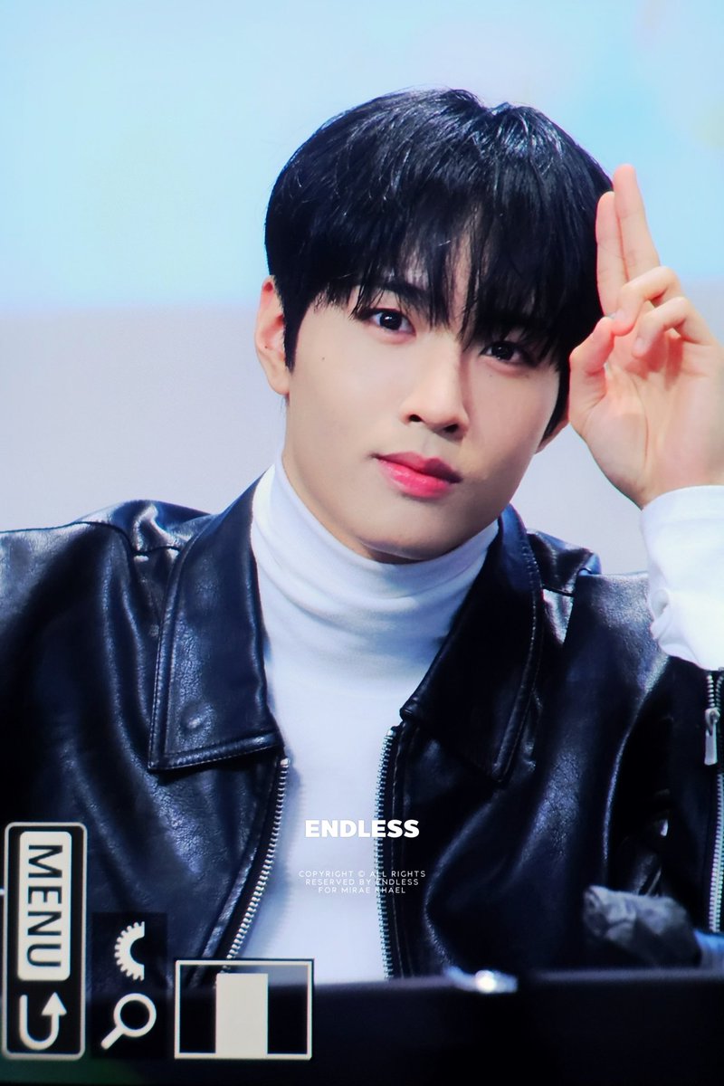 Endless_KL's tweet photo. 231223 스펀지뮤직

#미래소년 #MIRAE #카엘 #KHAEL #L_E https://t.co/35IvDtn6LL
