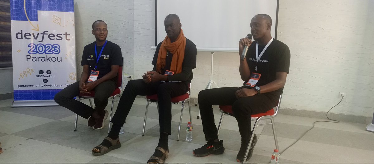 @zoulbarizi @okobsamoht @SaidWede  sur le panel de l'engagement dans la communauté de @GDGParakou au #DevFest2023 #DevFestParakou2023 avec @BienvenuZinse @magnon__belinda