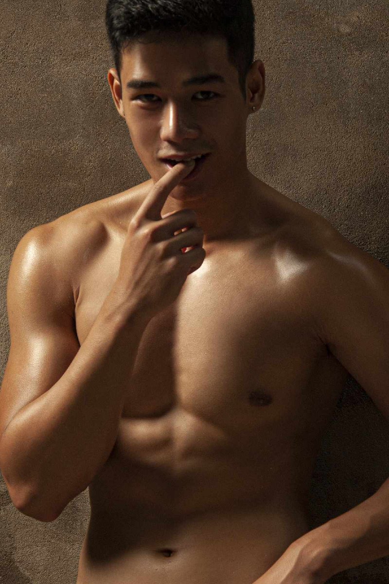 hothunkyandhard's tweet photo. Thai-Vietnamese Huy Kai https://t.co/xVHGFj7Rpe