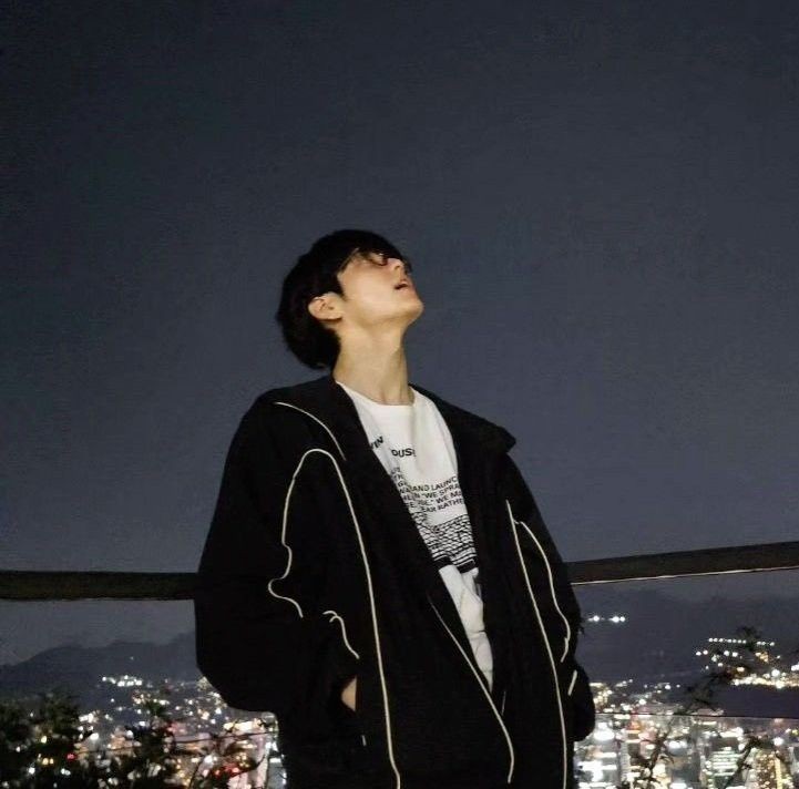 eloquestlydae's tweet image. bro really graduated with PhD in the Bachelor Degree of Boyfriendism