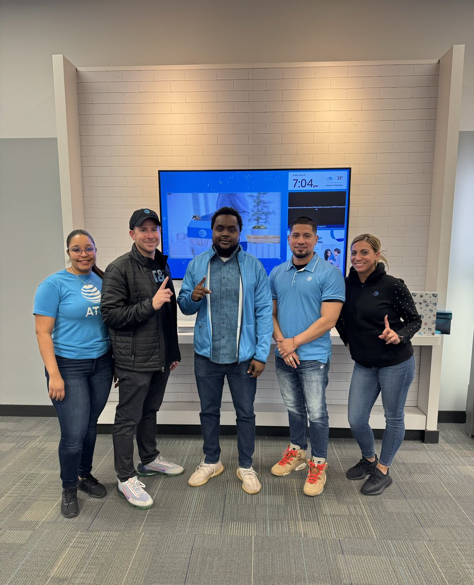 Just like Kid Cudi said….we out there Day n Nite 🗣️ AMAZING visits in the Allentown area yesterday with some INCREDIBLE leaders ‼️ It’s Saturday, LET’S RUN IT BACK 🏃🏻‍♂️ @illy_ills @yoder2 @team_oselett @keroninc @ATT @LifeatAlliance