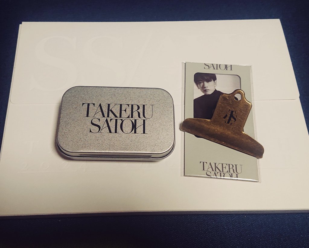 Ruchan310's tweet image. 毎年新年に中身を見るのを楽しみにしてるんだけど、今回は誕生月付近を覗き見👀誕生月も良きだけど前月がもう｡｡｡🙈💓
今日の健さん会見時より少し体調戻ったかな。たけてれ無理しないで欲しいよ。  #佐藤健  #佐藤健カレンダー