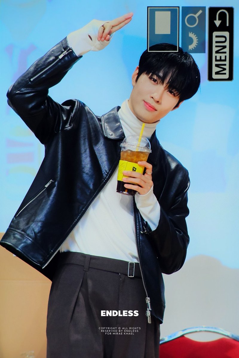 Endless_KL's tweet photo. 231223 스펀지뮤직

#미래소년 #MIRAE #카엘 #KHAEL #L_E https://t.co/slMJk5wXzx
