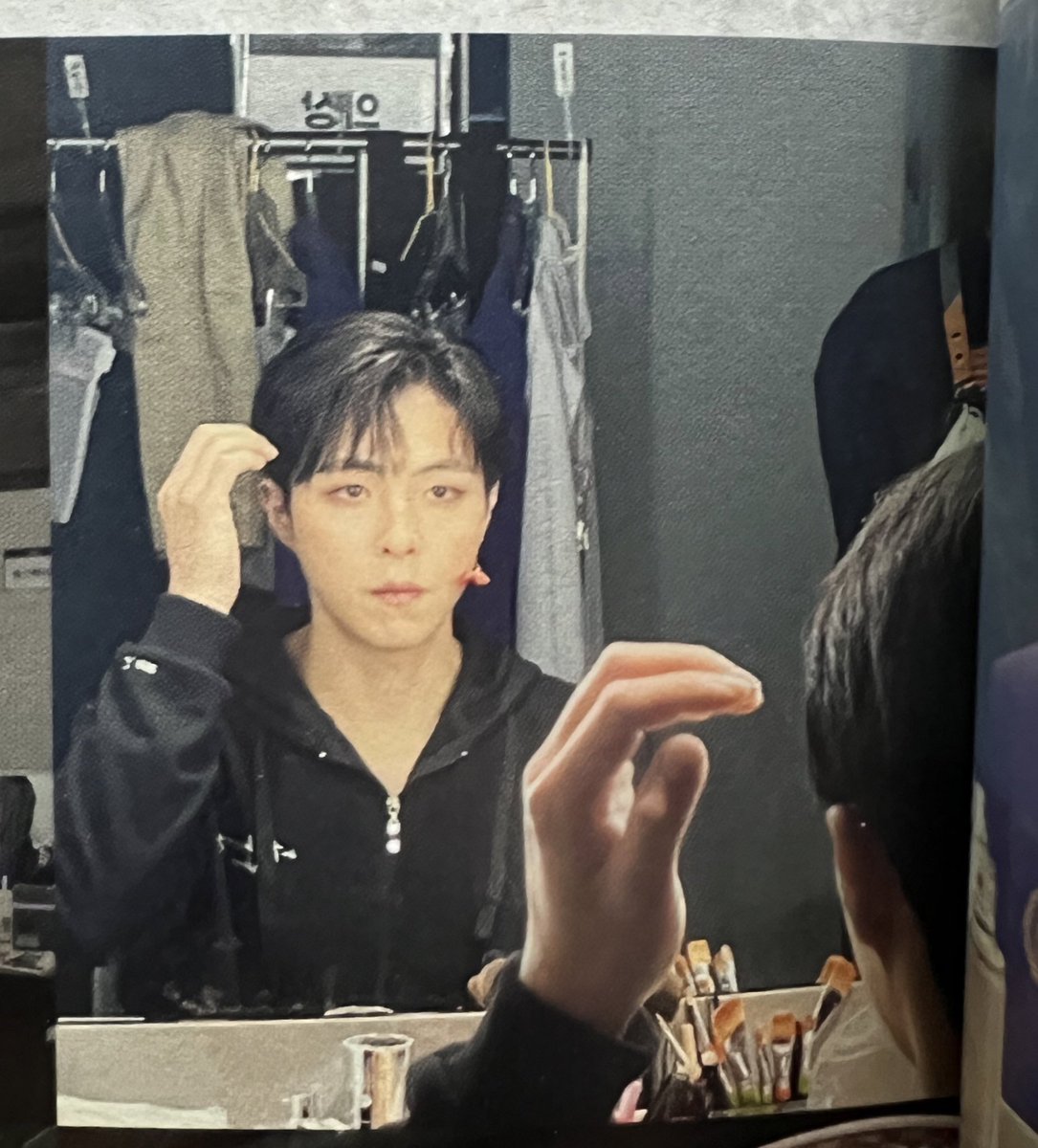 hi_imyourmom's tweet photo. 얼굴이 너무 조그매요🥹🥹 https://t.co/yTCAxZgqUA