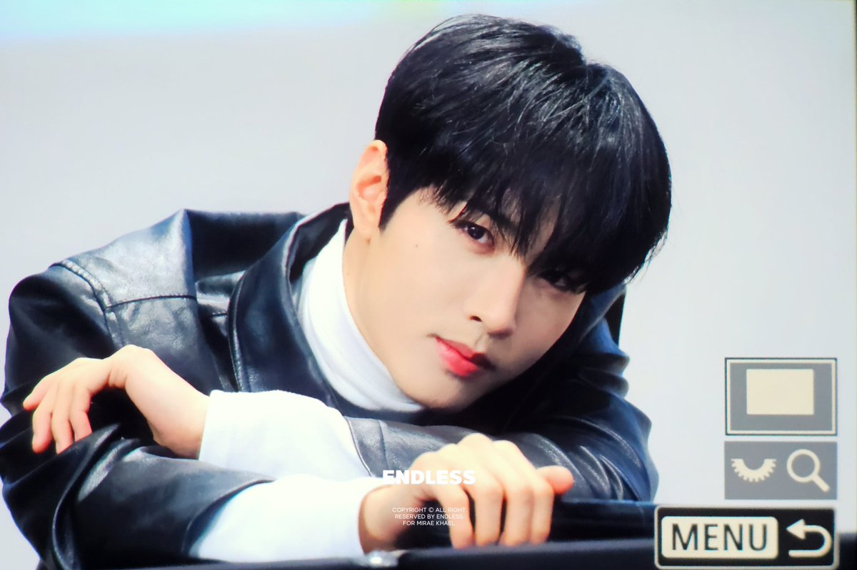 Endless_KL's tweet photo. 231223 스펀지뮤직

#미래소년 #MIRAE #카엘 #KHAEL #L_E https://t.co/ozadWPwgri
