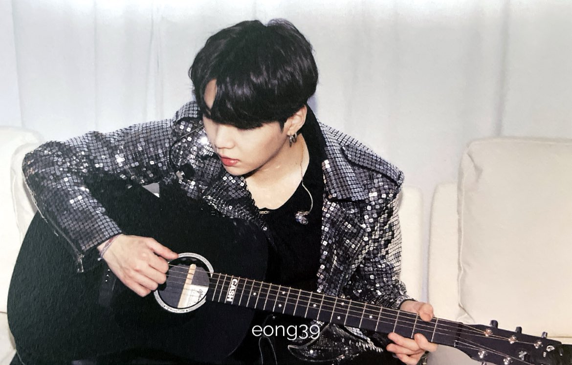 agustdfms's tweet photo. so easy to fall in love with him https://t.co/OuzxOTgMWC