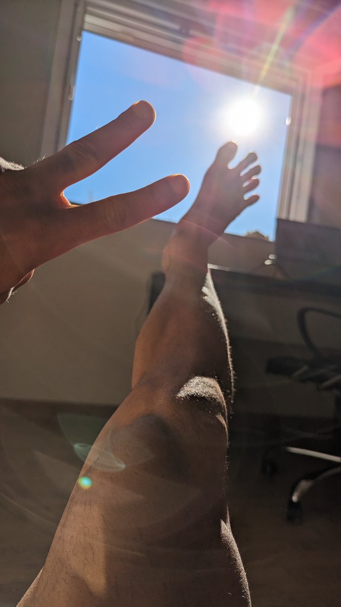 Danisanchez87's tweet photo. Tomar el sol desnudo, en invierno, es una jodida pasada. Tú lo haces? O solo en verano? ;) https://t.co/YFB3AhnfSU