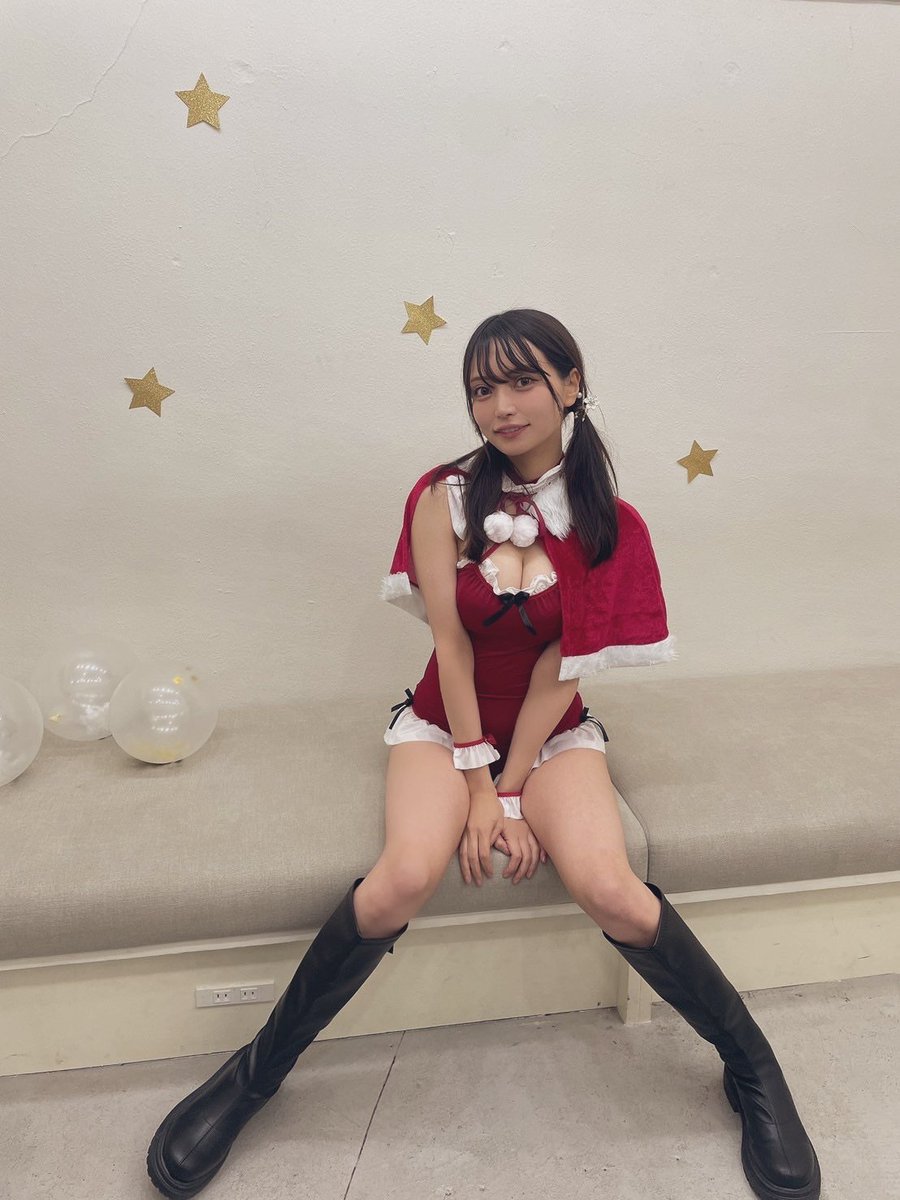 クリスマスイベント足を運んでくださった方々、本当にありがとうございました🎄
楽しすぎるクリスマスのイベントをみんなが一緒に作ってくれて、幸せでした☺︎
あー、たくさん笑ったな...(  ◜௰◝ )︎ https://t.co/ifX7evu09j