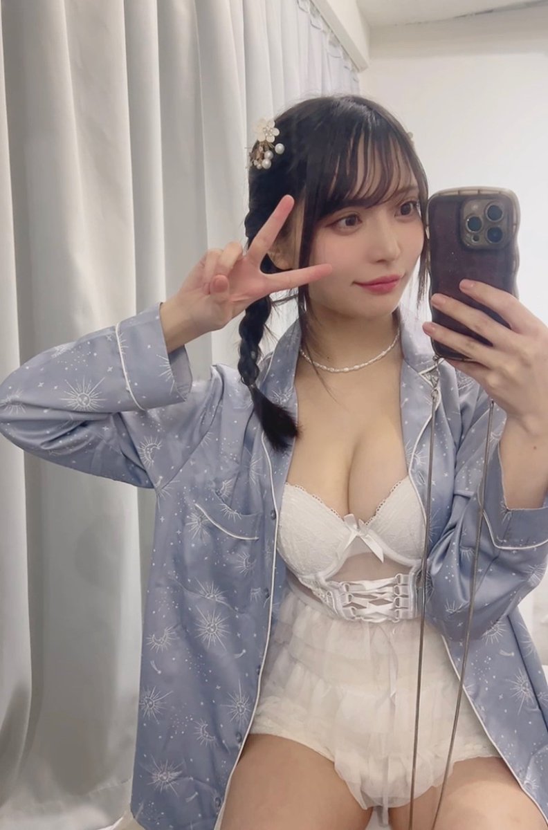 クリスマスイベント足を運んでくださった方々、本当にありがとうございました🎄
楽しすぎるクリスマスのイベントをみんなが一緒に作ってくれて、幸せでした☺︎
あー、たくさん笑ったな...(  ◜௰◝ )︎ https://t.co/ifX7evu09j