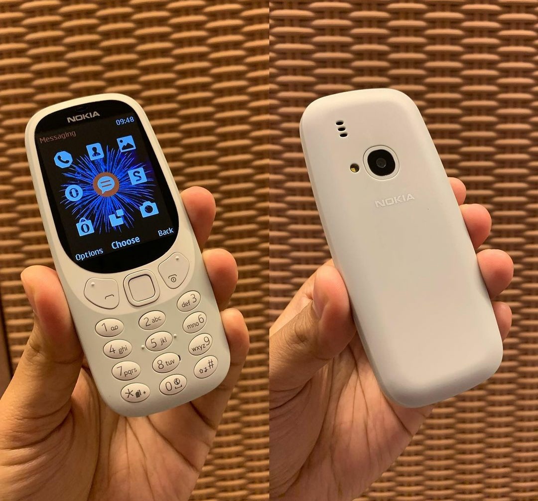 @NokiamobileIN Bought a Nokia 3310 for my mother but she wanted a touchscreen, I needed a backup phone then so I ended up saying #MeriChristmas to myself!  I gifted myself, not her. 🎁😂 

#MeriChristmasContest #NokiaSmartphones 
@NokiamobileIN 

Tagging 
@VHetal 
@anuragalive1 
@ambiari2324
