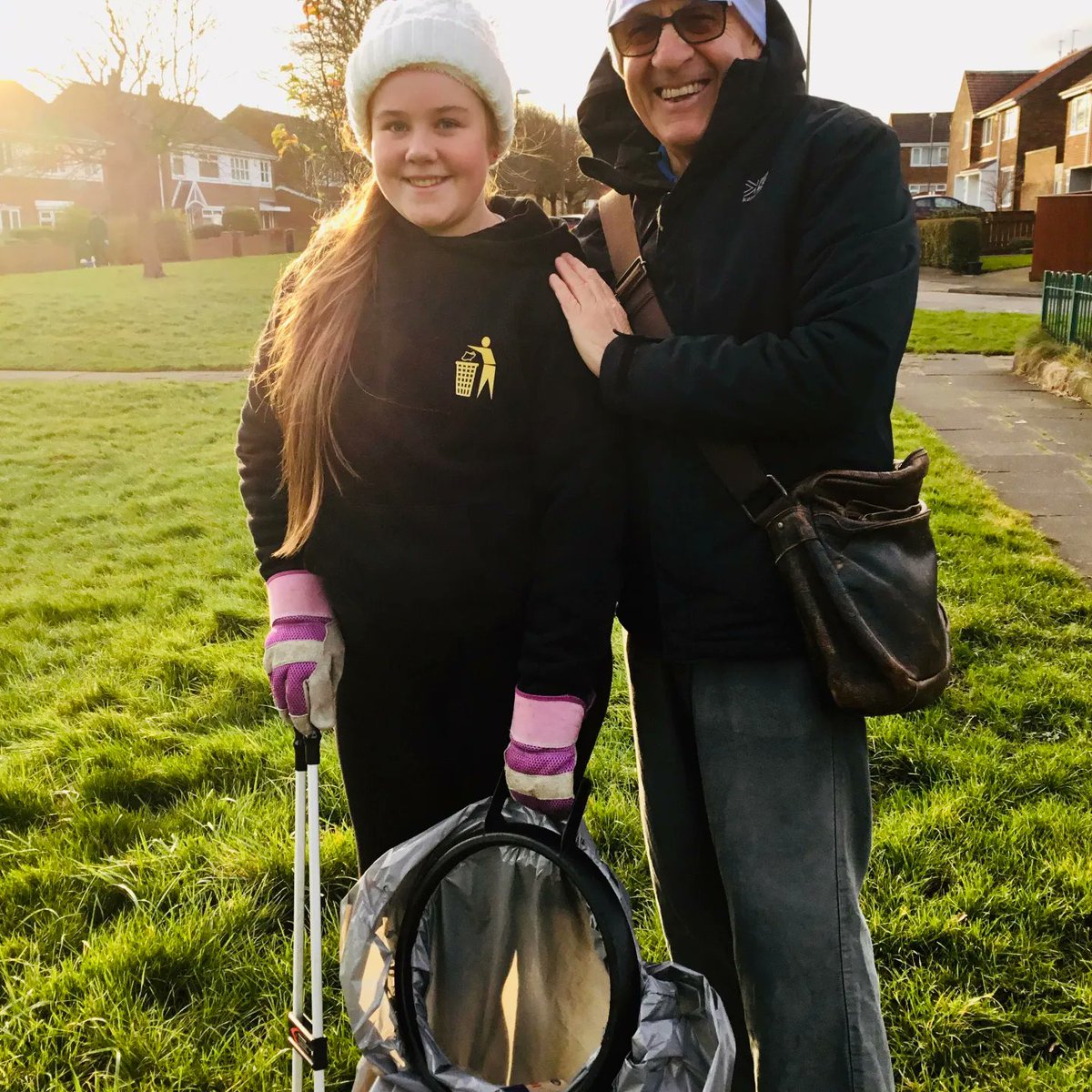 Great volunteers out every single week 💪
Merry Christmas from the Hebburn team #lovewhereyoulive #litter #leaveitbetter #keepbritaintidy