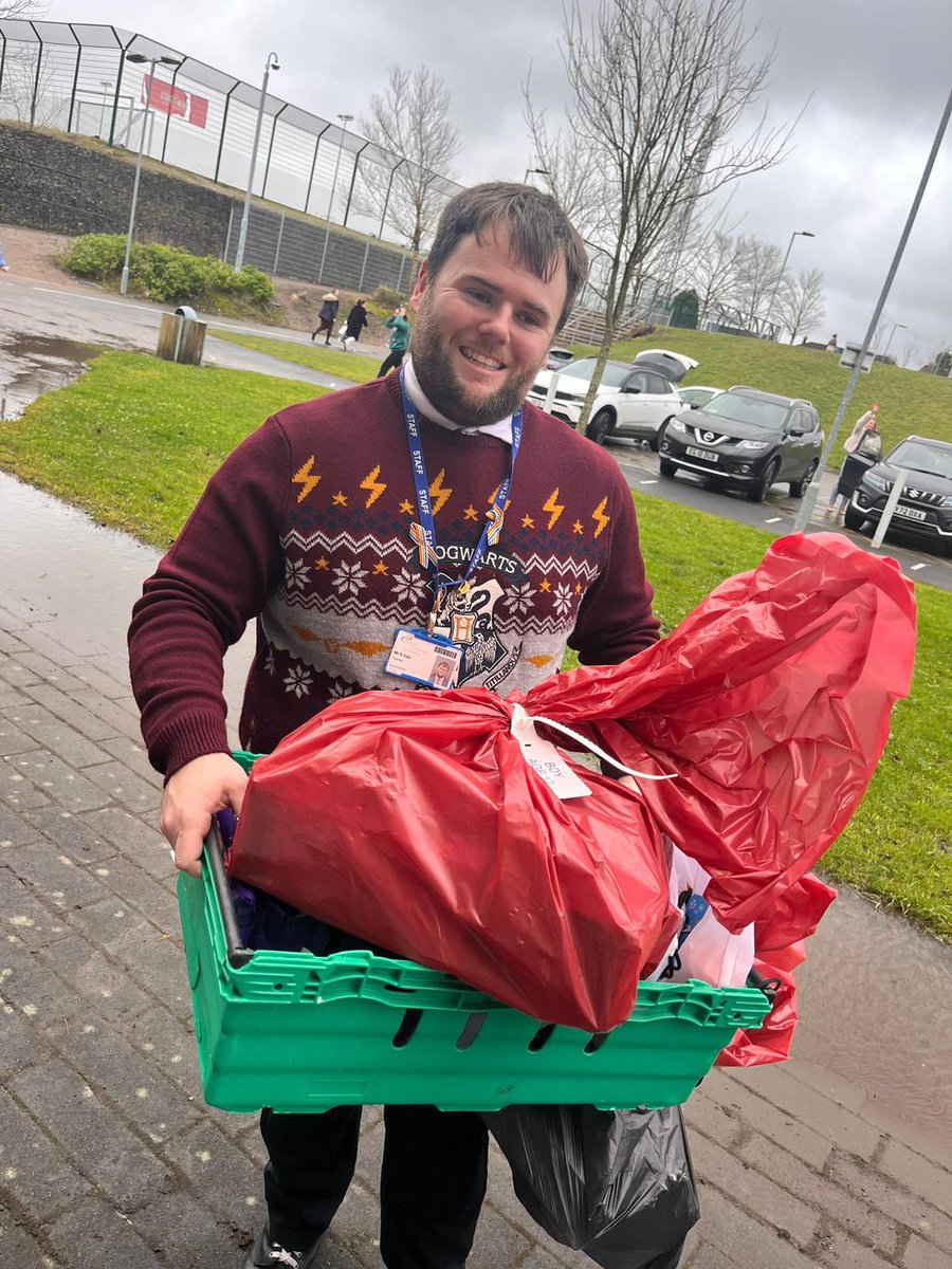 As we waved goodbye to students yesterday, our incredible staff then delivered over 100 hampers to students homes … a brilliant way to start the holidays. We are so thankful for their commitment to #CARE for our families. @UrbanOutreachUK #WEAREBSCA #ChristmasDinnerOnJesus