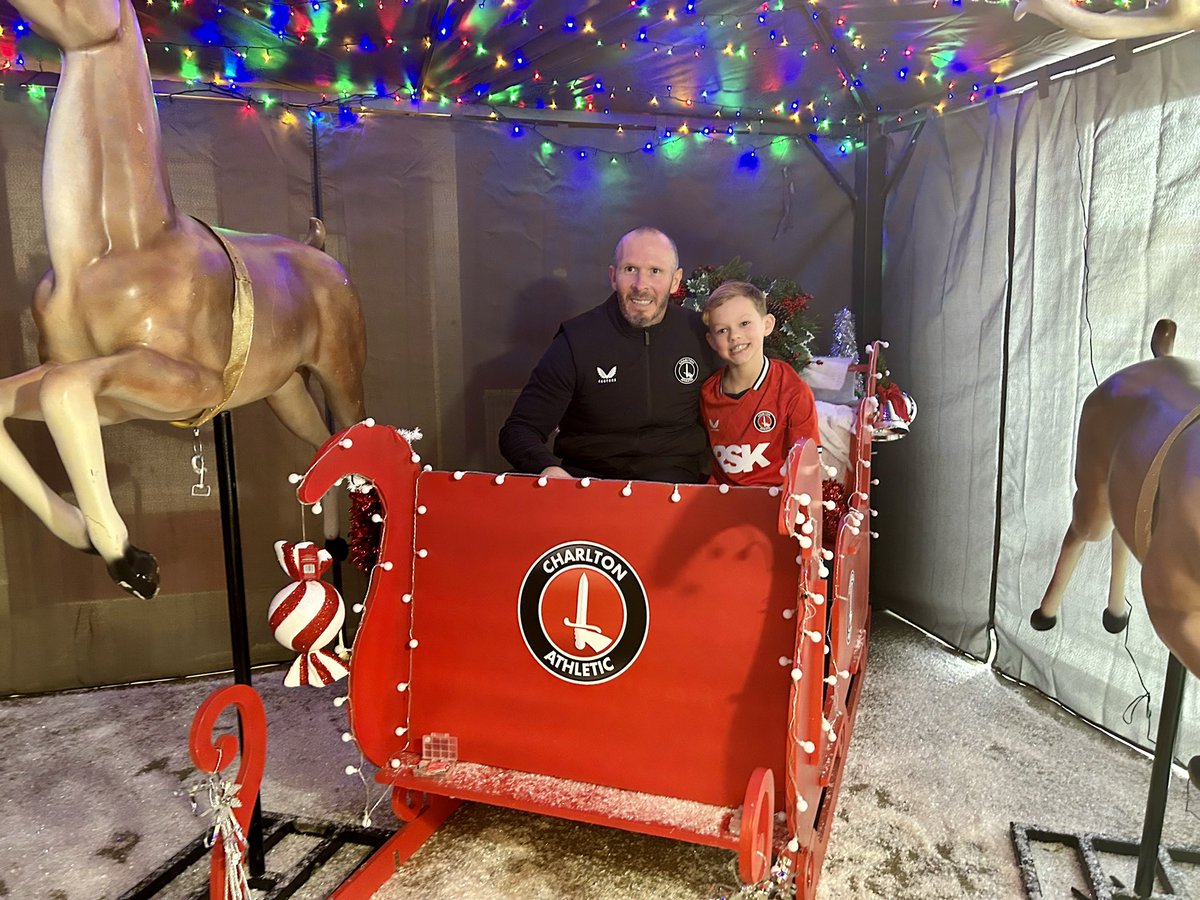 CAFCTrust's tweet photo. 📸 It’s been a great afternoon with players and young fans in the Christmas grotto. 

Merry Christmas, everyone!

@dneventsltd @brandnewltd 

@CAFCofficial | #cafc https://t.co/cNw4XaMMz9