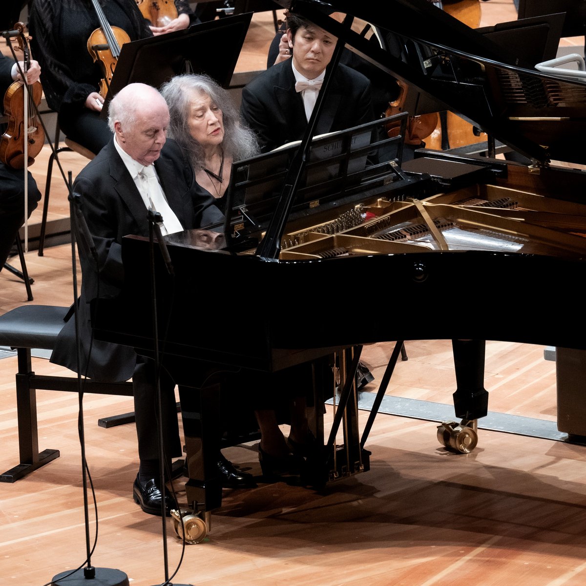 Daniel Barenboim (@dbarenboim) on Twitter photo Daniel Barenboim wrapped up 2023, leading the <a href="/BerlinPhil/">Berliner Philharmoniker</a> in a program of Brahms and Beethoven. Longtime friend and colleague Martha Argerich joined, performing Beethoven’s Piano Concerto. No 2.
📸 Monika Rittershaus Daniel Barenboim wrapped up 2023, leading the <a href="/BerlinPhil/">Berliner Philharmoniker</a> in a program of Brahms and Beethoven. Longtime friend and colleague Martha Argerich joined, performing Beethoven’s Piano Concerto. No 2.
📸 Monika Rittershaus