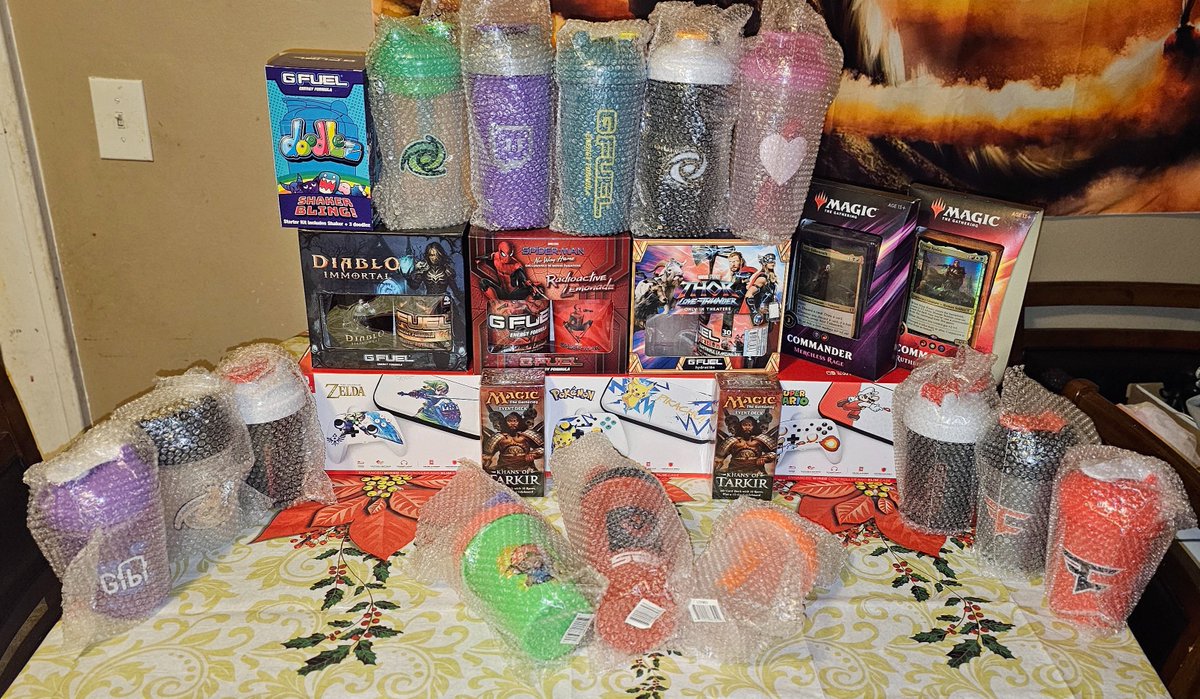 KINGM0_'s tweet photo. It's that holly jolly time of the year again so that means it's time to celebrate! For this year's 25 days of Christmas, I will be giving away 1 item each day at 9PM EST until 12/25/2023! Make sure to RE-ENTER EVERY DAY. Good luck to all! (DM me with any questions) 12-23-23. All Items will be #GFUEL items now UNLESS YOU WANT THE OTHERS.     
Make sure to:   
Follow @Kingmo420_0 
Follow @GFuelEnergy
Like+RT this post.