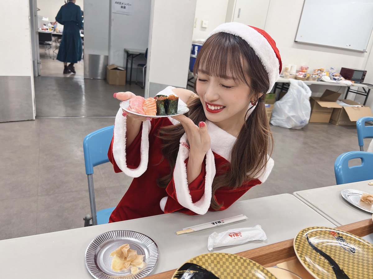 mionnn_48's tweet photo. #個別握手会
ありがとうございました！
サンタコスにお寿司にファンの皆さんの愛に…幸せすぎる1日だったあああ🎅🍣🤍
明日は2023年ラスト握手会だねぇ https://t.co/WN4n0gL8qw