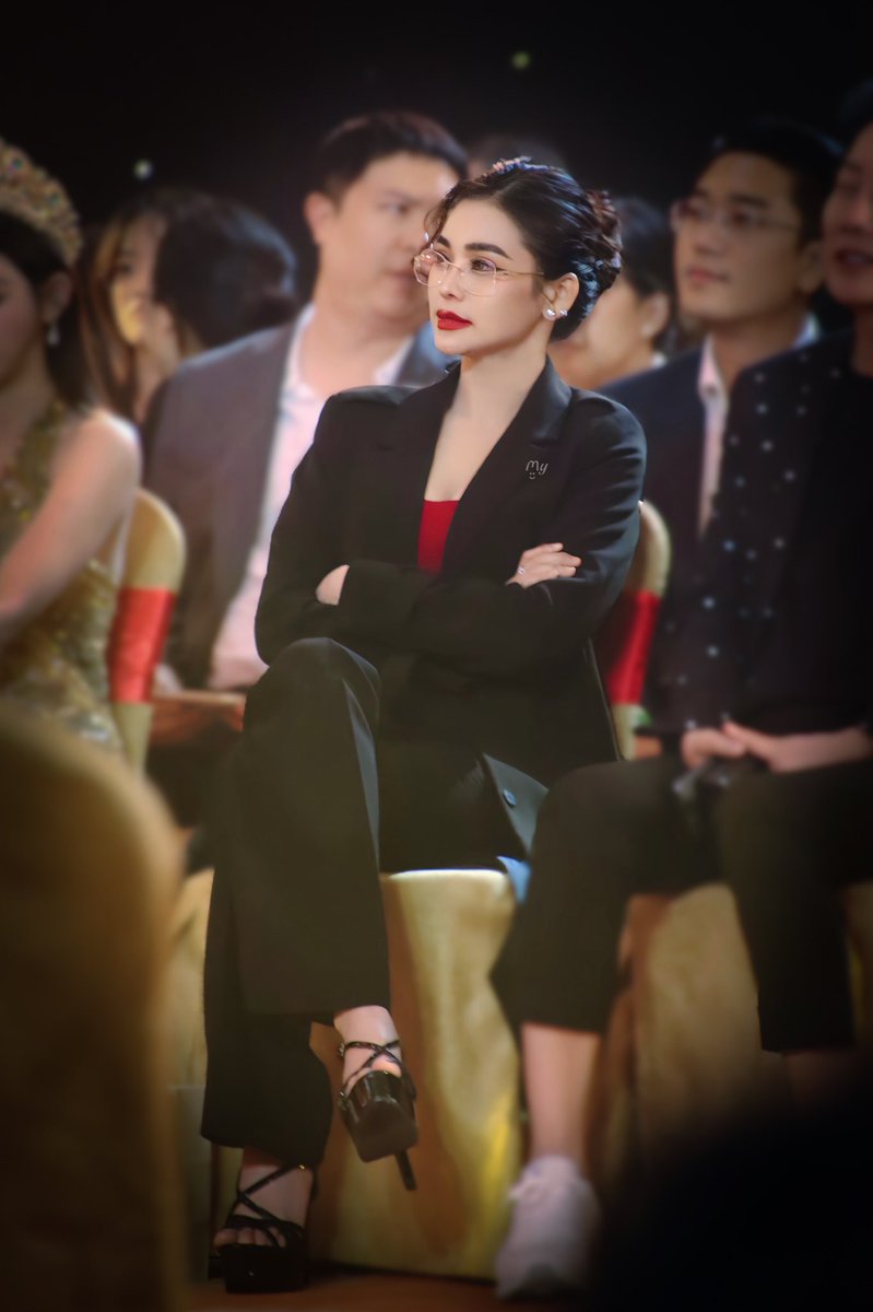 EWaraha's tweet photo. ผอ หรือ นักการเมือง  #FinalMGLL2024xENGFA https://t.co/9cNLzXU4Ue
