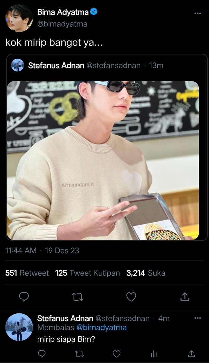 terserahraras's tweet photo. brightwin au 

— Hello, gengshit? 

Bima dan 1001 cara mendapatkan laki-laki idamannya. Akankah nasibnya berujung baik? Ya tentu saja, kalian akan membaca kisah cinta remaja fiksi impian sang penulis. 

©terserahraras https://t.co/nNwM12Ibnu