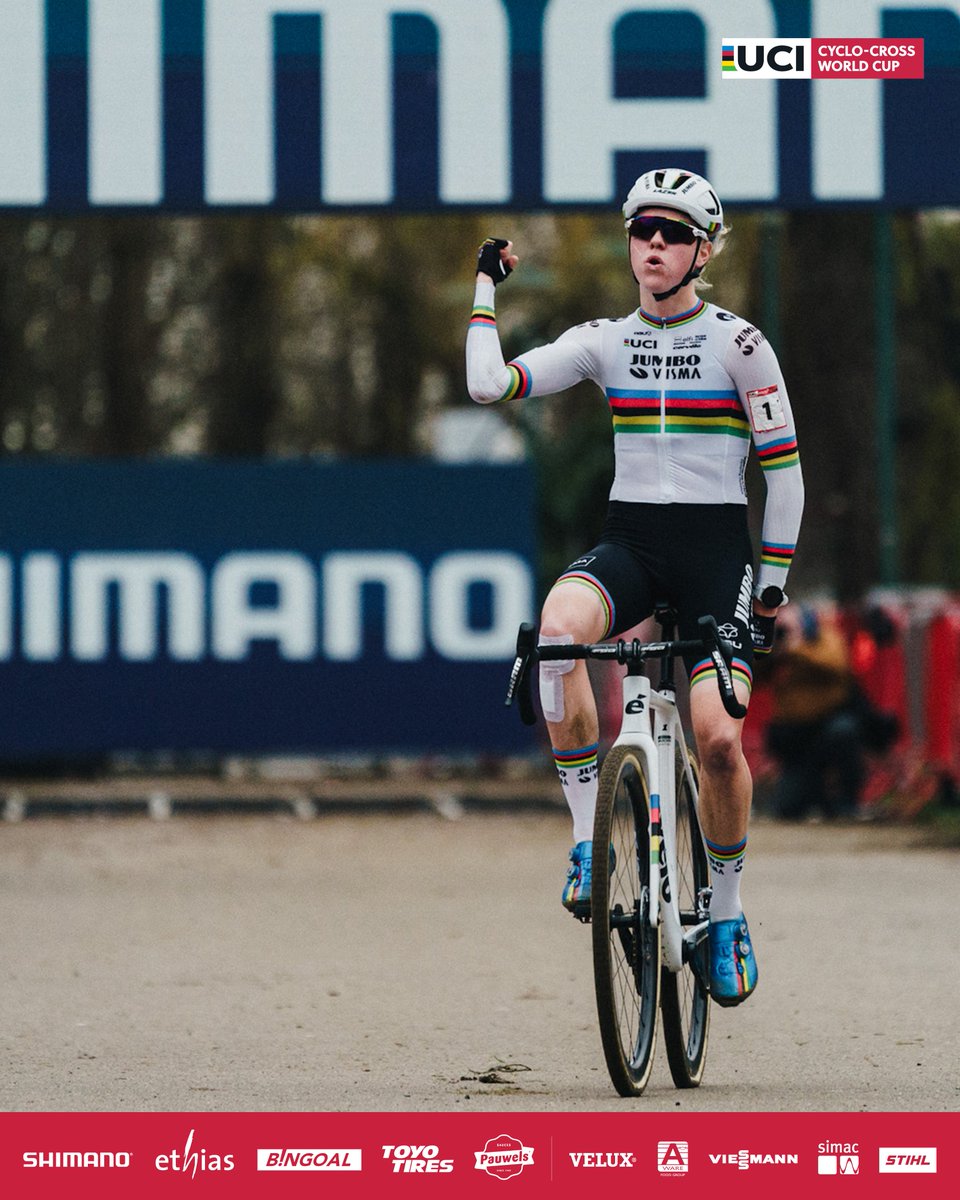 Jumping barriers to a solo win 😎 #CXWorldCup