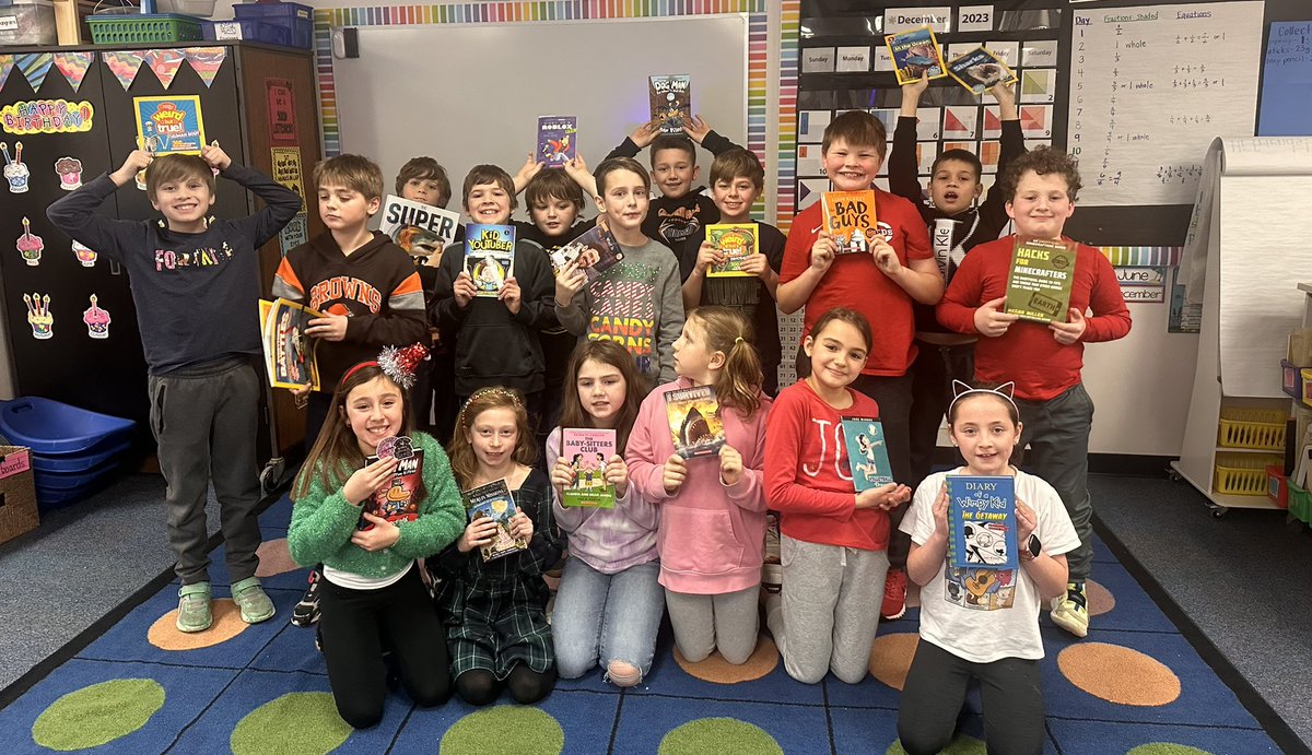MrsThompsonCF's tweet photo. Sharing books with one another was the perfect end to a wonderful week! ❤️ #CFTogether https://t.co/mBZm1dOil1