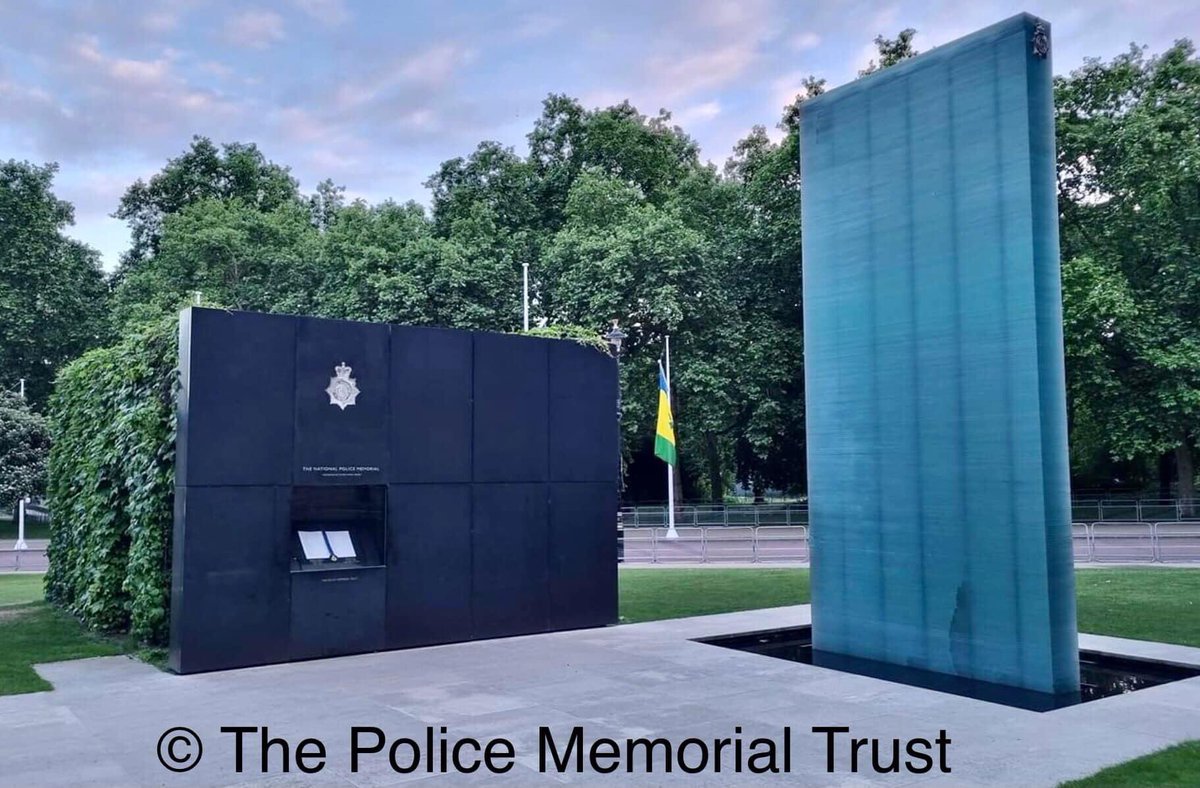 Today the Roll of Honour displayed within the National Memorial displays the names of 21 officers who died on this day in history. 10 were killed in 1940 in the Manchester Blitz. Other officers died later of their injuries. #HonouringThoseWhoServe #PoliceMemorials #PoliceFamily