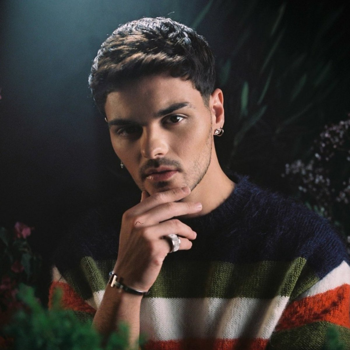 Formula_Music's tweet photo. ¡DIFÍCIL! 😱
¿Con quién de estos artistazos te quedas este 2023?
🔄 ABRAHAM MATEO 
❤️ BERET https://t.co/bZ5t808cp0