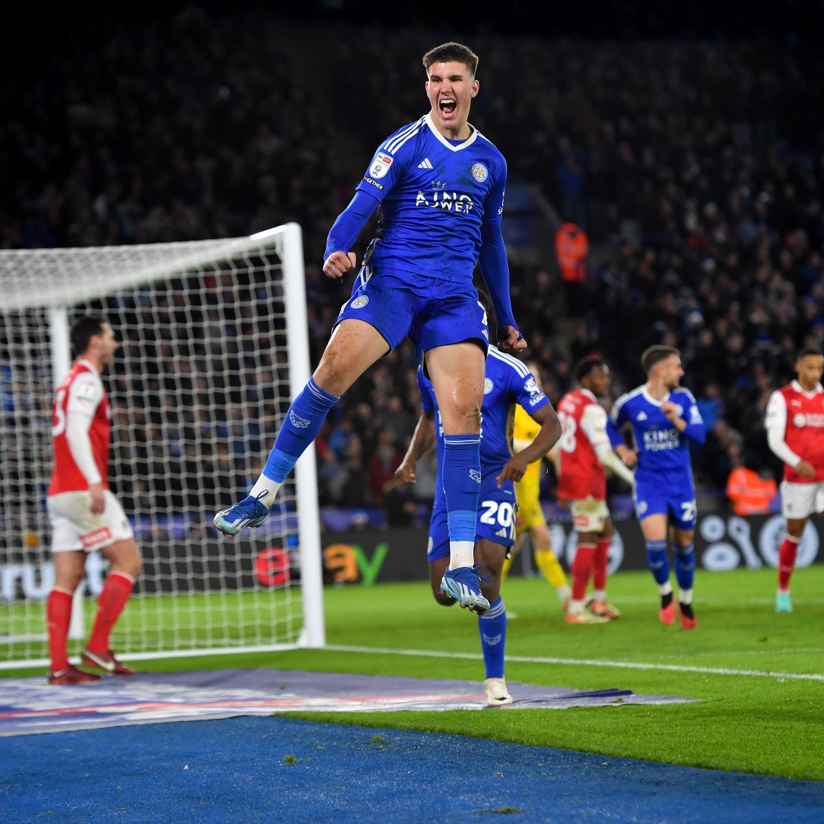 LCFC's tweet photo. Flying high โ๏ธ
#LEIRTH https://t.co/ETubWInOYv