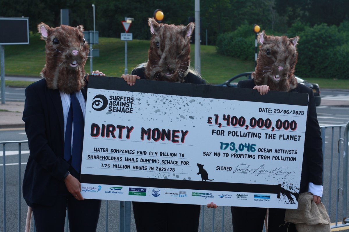 We've accomplished a lot this year. Thank you to those who've supported our campaigns and helped keep #sewagescandal in the spotlight ✊

173K+ of you demanded an end to #profitingfrompollution by signing our #DirtyMoney petition. 🙌 Epic!

#EndSewagePollution #SickOfSewage.
