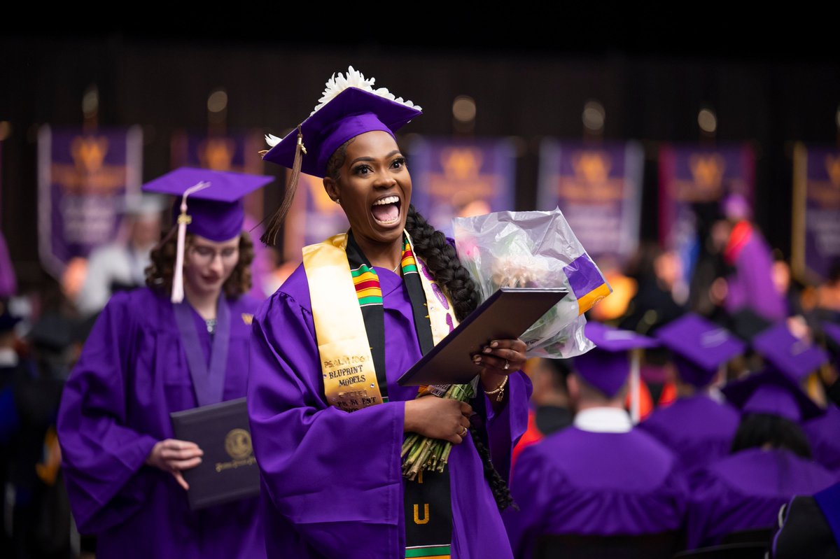 WesternILUniv's tweet photo. All smiles here at WIU!๐๐๐ #OnceaLeatherneckAlwaysaLeatherneck #Graduation23 #WIU https://t.co/PFTx9pecOx