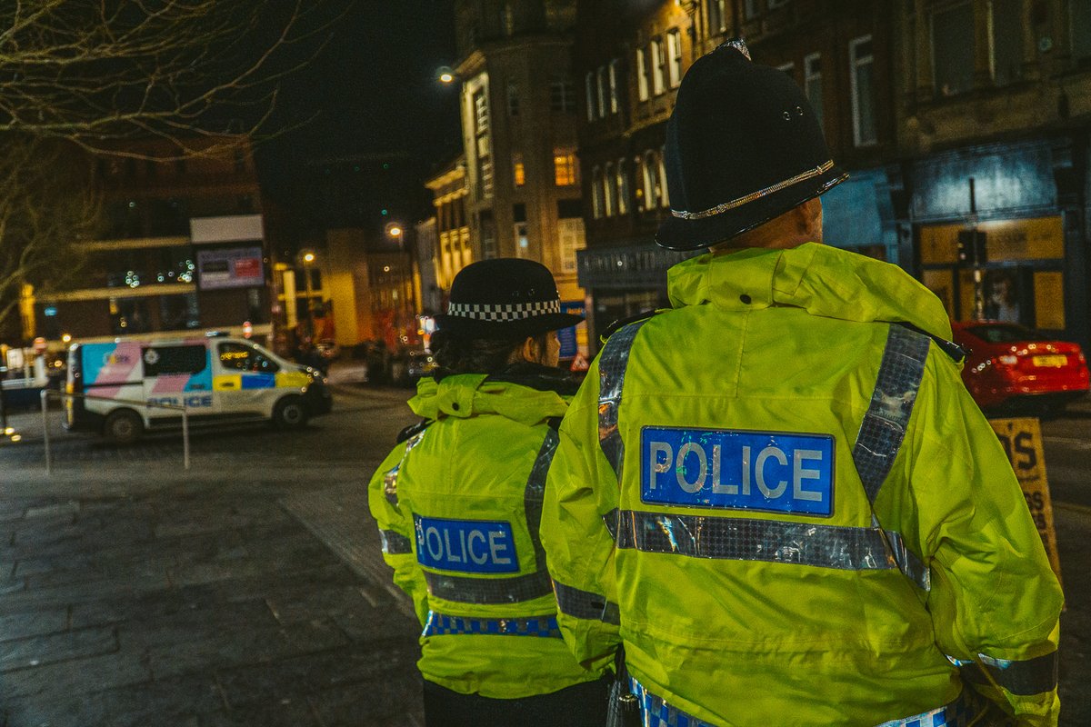 Here to keep you safe 👮 We'll be on hand to make sure have an enjoyable night out this Christmas. We patrol hotspots, work with door staff & partners to tackle disorder, violence & look out for signs of vulnerability. When you need us, we’ll be there 🙌