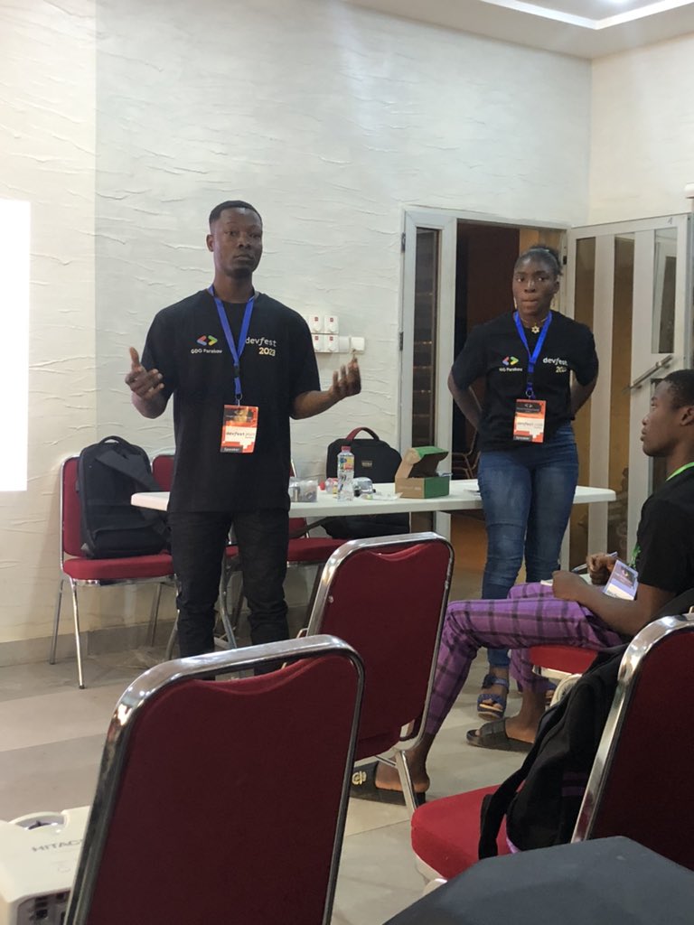 <a href="/codeclubbenin/">Code club benin</a> parle du iOT à travers ses ambassadeurs et c’est au #DevFest2023 <a href="/GDGParakou/">GDG Parakou #DevFest2024</a> <a href="/SaidWede/">Saïd BIO WEDE</a> <a href="/okobsamoht/">Thomas</a>