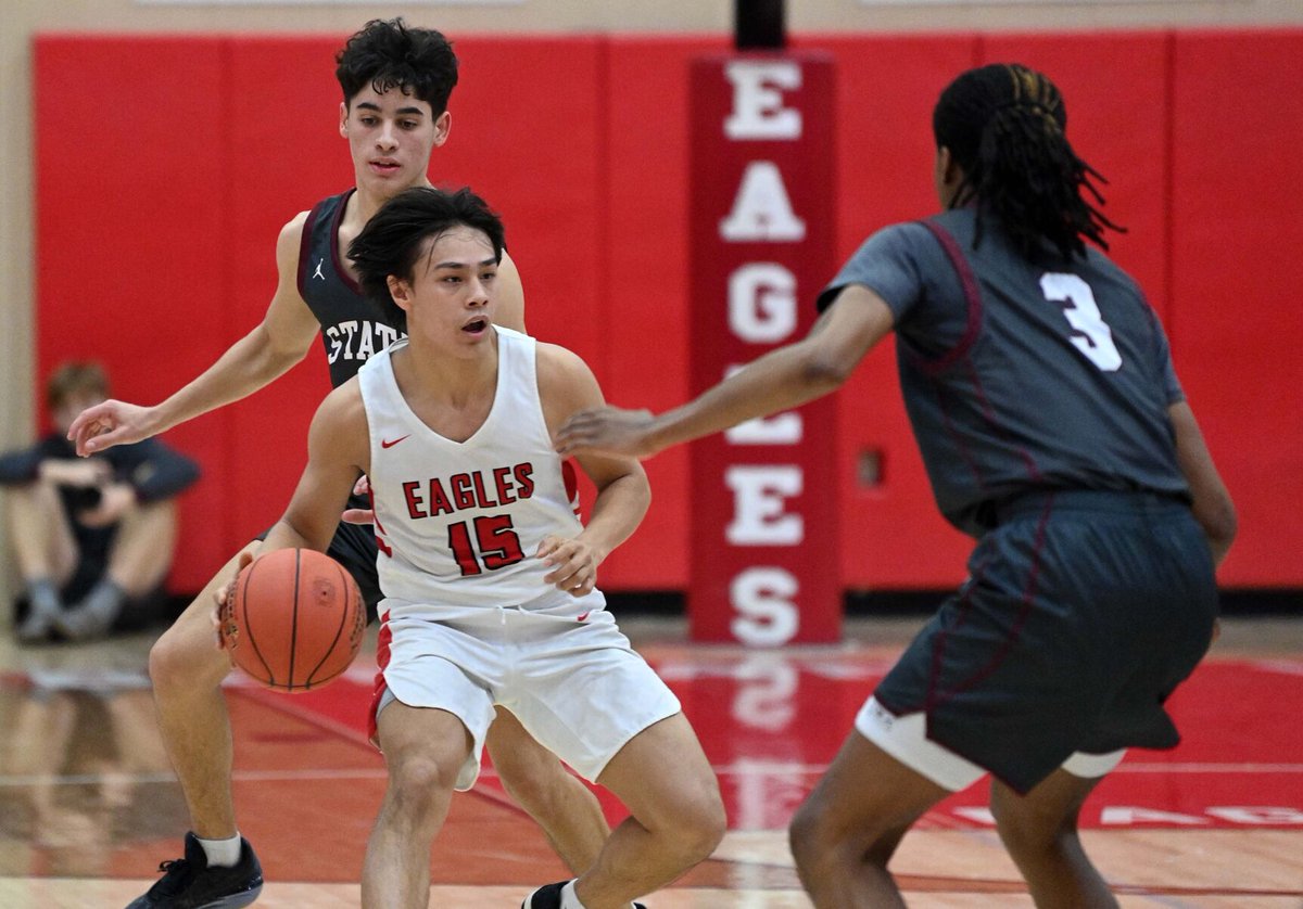 'What's great about our group is nobody cares who scores. Nobody cares who shoots it. Nobody cares who gets the credit for it.' @cvboyshoops added another win Friday with defensive pressure and selfless play. Recap: cumberlink.com/sports/high-sc… Photos: cumberlink.com/sports/high-sc…