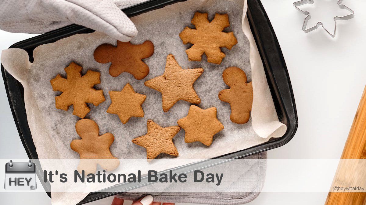 It's National Bake Day! 
#NationalBakeDay #BakeDay #ChristmasCookies