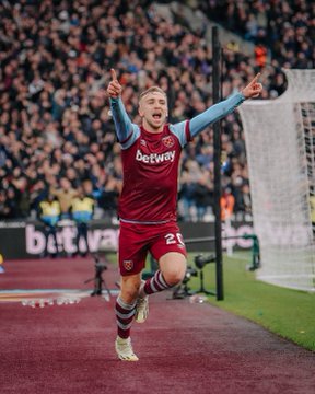 Bowen nets West Ham’s go-ahead goal v. Man United