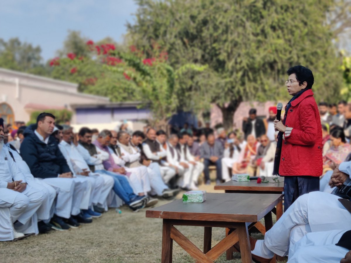 Kumari_Selja's tweet photo. आज अंबाला स्थित आवास पर कांग्रेस जनसंदेश यात्रा को लेकर कांग्रेस नेताओं एवं कार्यकर्ताओं से मुलाकात की एवं कांग्रेस की जनहितैषी विचारधारा को साझा किया।

कांग्रेस पार्टी के समस्त कार्यकर्ताओं का जोश और जुनून कांग्रेस की जमीनी मजबूती का प्रमाण है। https://t.co/dGZczUlFMY