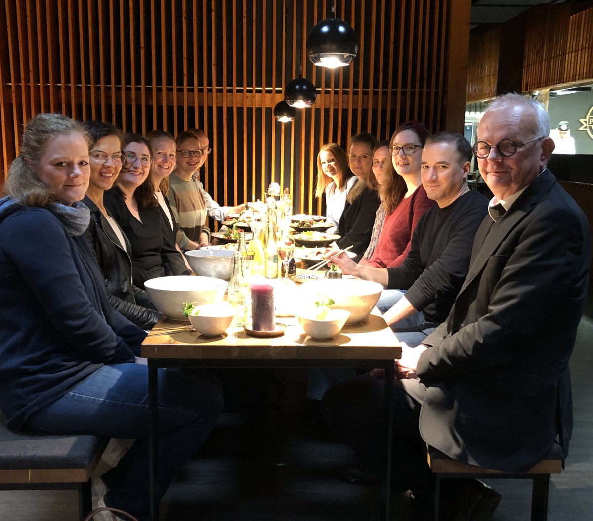 ZFUW's tweet photo. Erholsame Feiertage und einen guten Start ins Jahr 2024 wünscht Ihr #zfuw-Team! 🎄 #merrychristmas #happynewyear https://t.co/iaSsC8TPs3