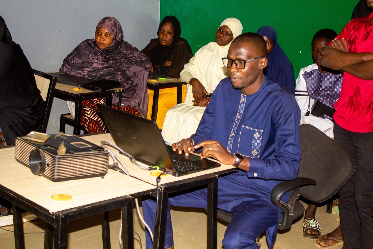 JPOTICNiger's tweet photo. Quelques clichés des Journées Portes Ouvertes TIC (#JPOTIC) de ce samedi 23 décembre, mettant en avant les centres numériques PVI, leurs missions, les plateformes numériques https://t.co/Zs04zIaSxF et https://t.co/DkoWC7CzGs https://t.co/zcYsLQ2fWu