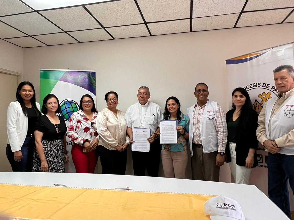 EsriPanama's tweet photo. 🌎 ¡Noticias emocionantes! Hemos formalizado una colaboración clave con la @ArquiPanama para fortalecer capacidades tecnológicas. Comprometidos con la transparencia, trabajaremos juntos en los torneos electorales de mayo 2024. #TransparenciaElectoral 
@RadioHogar @fetv05 https://t.co/kOjrteTuoa
