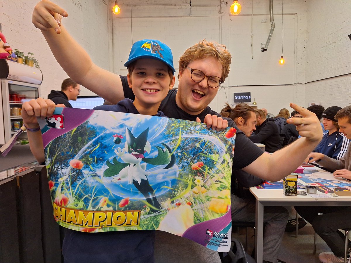 LucaVDP2012's tweet photo. first place at league cup in Boom @TCGshopE https://t.co/06UbnU7jgG