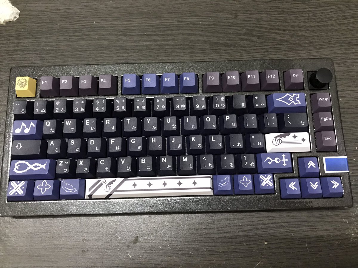 VynznAetherwynd's tweet image. [Official Reveal]
Spent more than I thought to do a Nerissa-themed board (via a Keychron V1 as a basis) [hi again, prev. Q1 board)

(More Details in Replies)

[sorry for some scuffs, it’s a first trial by fire 😢]

#RavenCrafts #IRySKeebs #IRySuperb #IRyStocrats