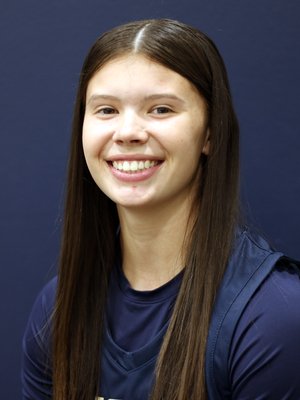 OwlBBFans's tweet photo. 🚨  Hustlin' Owls Fans 
🏆 WBB POW 3️⃣ -  Gabbie Gascon
✨️ This tough &amp; gutsy Owl PG played a crucial role in the win over SOU⚡️
🦉 22p - 5 reb - 4 assists
🦉 5/8 shooting  w/ 2/2 from 3
🔥 10 for 10 at the line
@OITWBB @OregonTechOwls @Gabbie88180652 https://t.co/BRsXIEwm8z