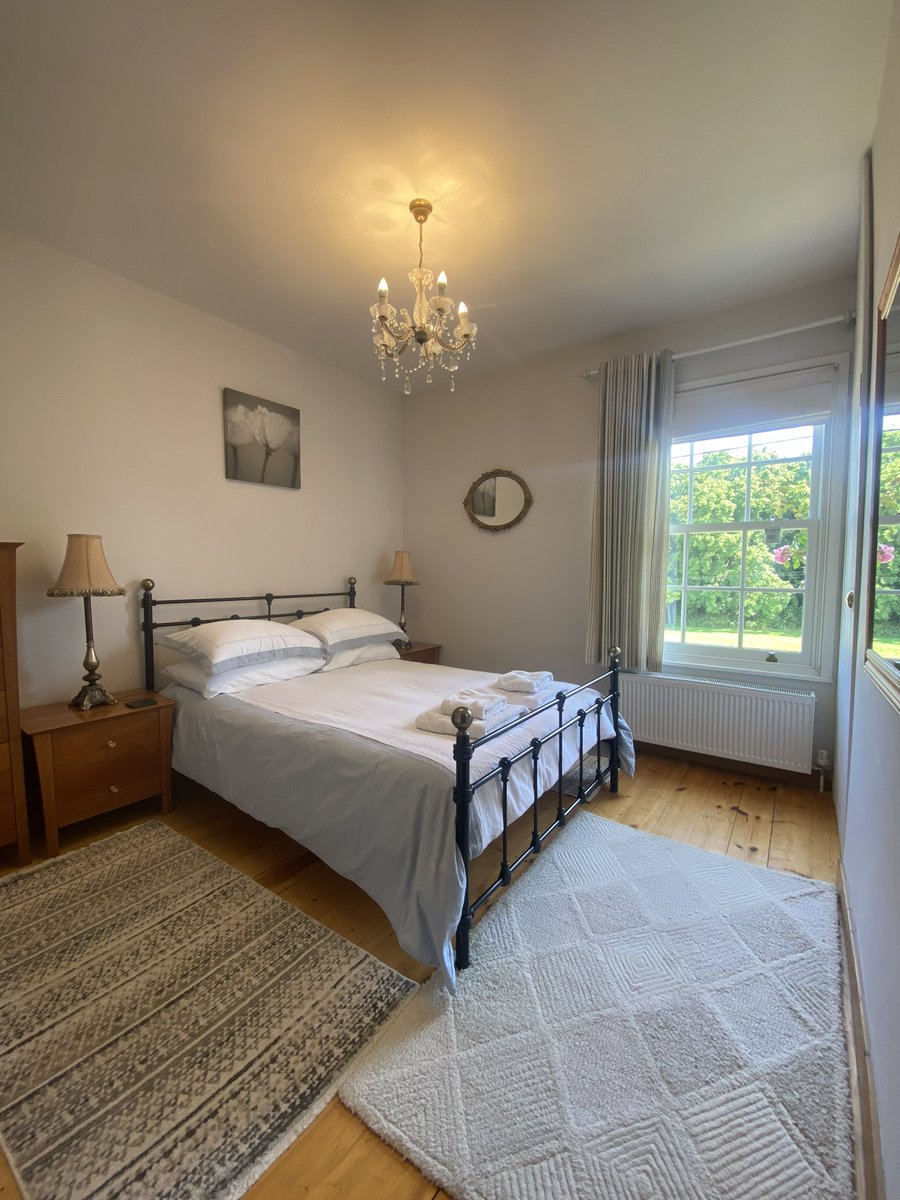 greencottages's tweet photo. Late availability short breaks in our holiday cottages overlooking village green next to village cafe/shop
&amp; pub. Book direct for best rates https://t.co/ZuYgP0hYXE

 #christmas #avoidingtherelatives #lateavailabilitycottages #lateavailability #holidaycottage #kent #greentourism https://t.co/CqUYCunPsR