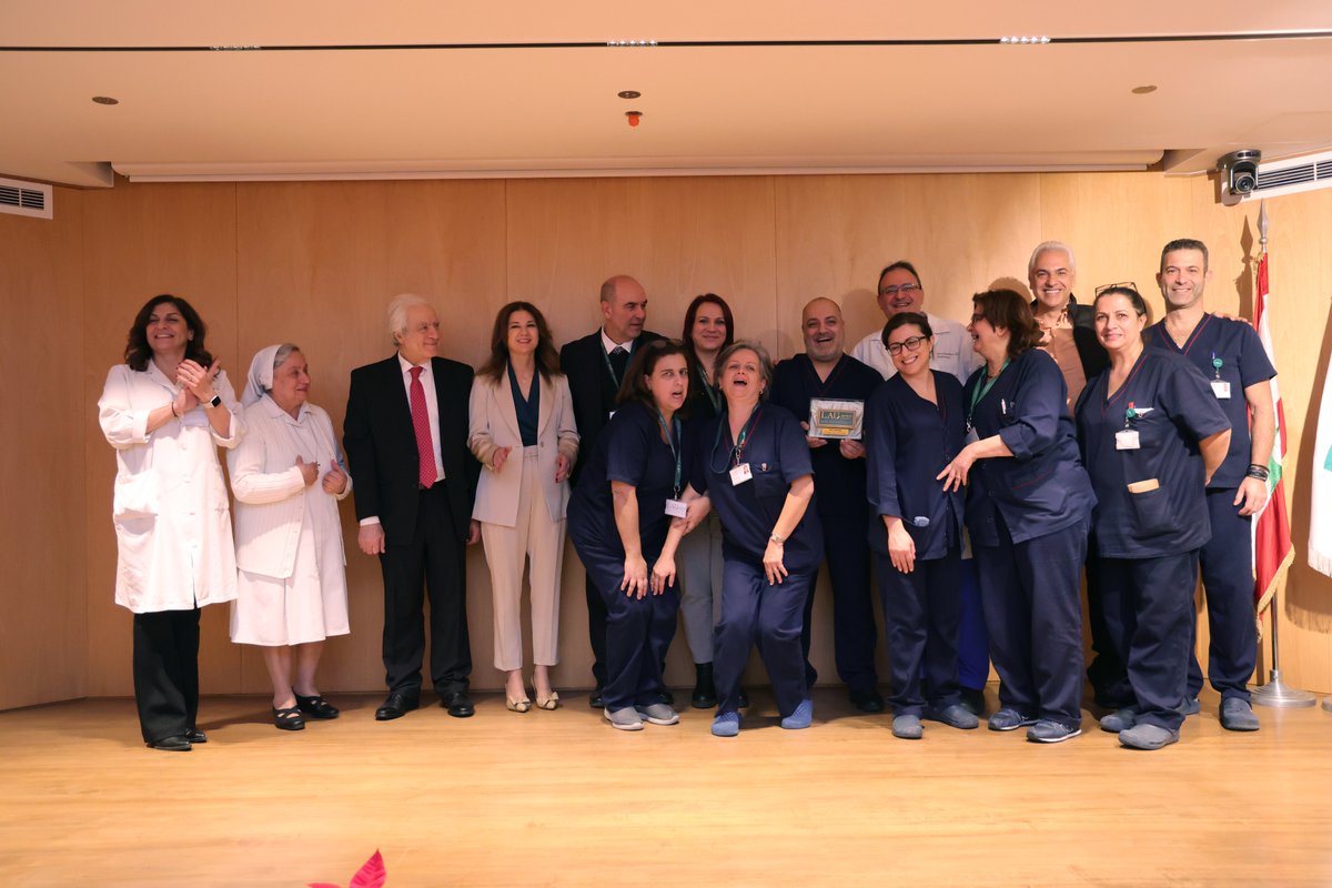 LAUMCRH's tweet image. We have also celebrated 20 years of dedicated service, expressing heartfelt appreciation with tokens of gratitude, while also honoring the exceptional contributions of our long-serving staff members.

#FestiveVibes #ChristmasDecorAwards #LongServiceRecognition #Gratitude