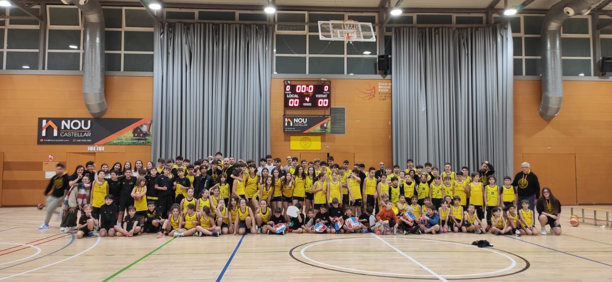 La FAMÍLIA del <a href="/CastellarCB/">C.B. Castellar</a> us desitja molts bàsquets 🏀🏀🏀, molta salut, bones festes 🎄🎉🎊🎅 i un feliç 2️⃣0️⃣2️⃣4️⃣!
#casteLLARdelbasquet
⚫🟡⚫🟡⚫🟡
#castellar