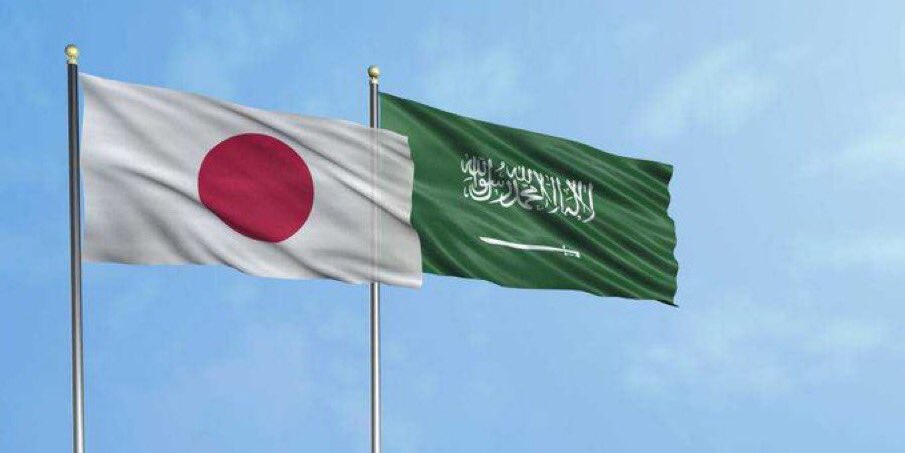 TheSaudi_post's tweet photo. #اليابان تعزز التعاون مع #السعودية في مجال إمدادات المعادن الرئيسية. 🇸🇦🇯🇵

-التفاصيل:

أفاد تقرير إخباري بأن الحكومة اليابانية تعتزم تعزيز التعاون مع السعودية من أجل الحصول على إمدادات معادن مهمة تستخدم في السيارات الكهربائية وبطاريات التخزين.

وقالت صحيفة يوميوري اليابانية، دون الإفصاح عن مصدر المعلومات، إن وزير التجارة الياباني كين سايتو سوف يزور السعودية اعتبارا من اليوم السبت، ليوقع اتفاقا مع وزارة الصناعة والموارد المعدنية بالمملكة.

ونقلت وكالة بلومبرج للأنباء عن الصحيفة أن المنظمة اليابانية للمعادن وأمن الطاقة، وشركة مانارا مينيرالز سوف تهدفان إلى إقامة استثمارات مشتركة في مشاريع عدة خلال العامين المقبلين.