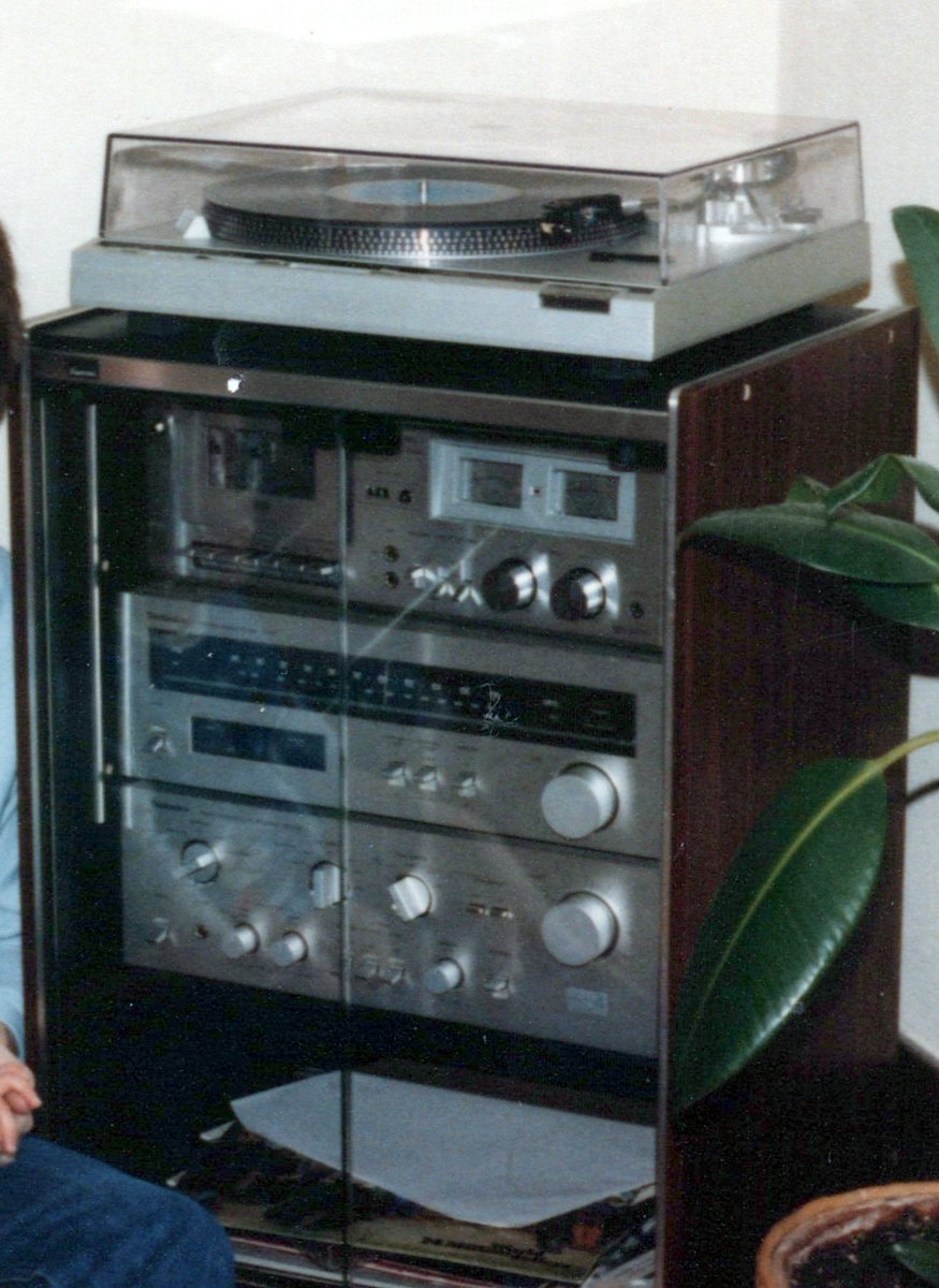 jjmat's tweet photo. @ThatEricAlper Technics pre-digital display era ... https://t.co/4YWUT0e0gT
