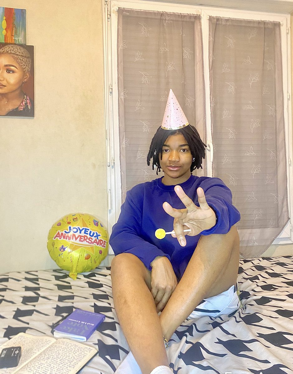 Jolieee01's tweet photo. Tell me something soothing! It’s my birthday today!😊🥂🎉
#Capricorn #dec23rd #jolie https://t.co/hjKXNsEDOP
