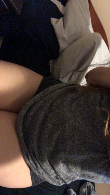 Thick thighs 😈 https://t.co/uo5WQ1sCS3