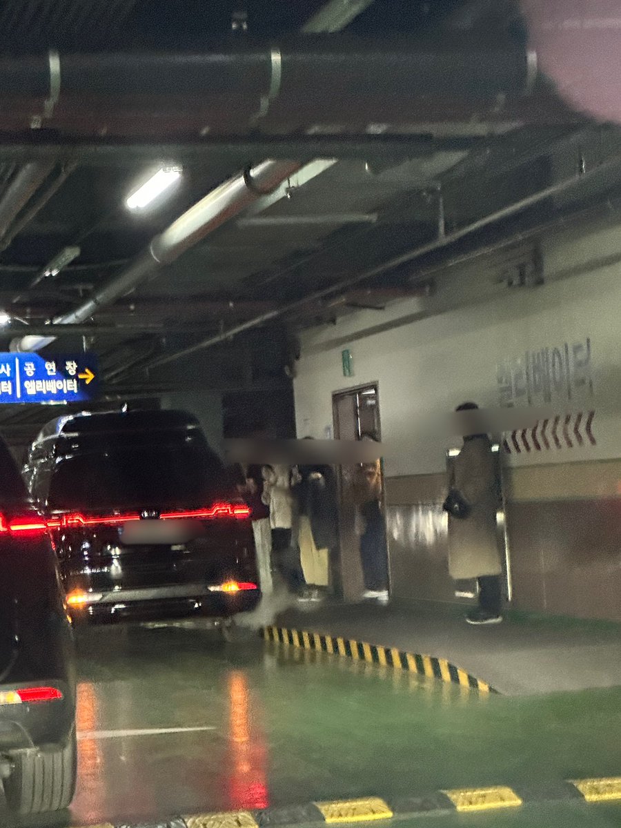 제발 뮤지컬끝나고 주차장대기하지마세요
여기퇴근길아니에요